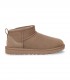 Botín UGG Classic Ultra Mini 1116109 en color Caribou con interior de lana y confort icónico.