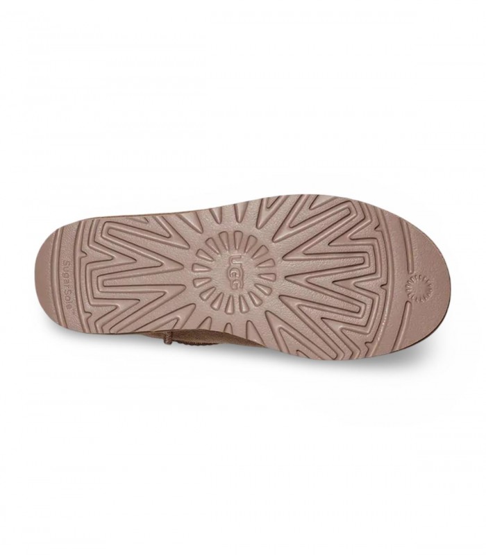 Botín UGG Classic Ultra Mini 1116109 en color Caribou con interior de lana y confort icónico.