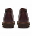 Botín Wallabee Clarks Cleyhill Top en piel marrón granulada con suela track