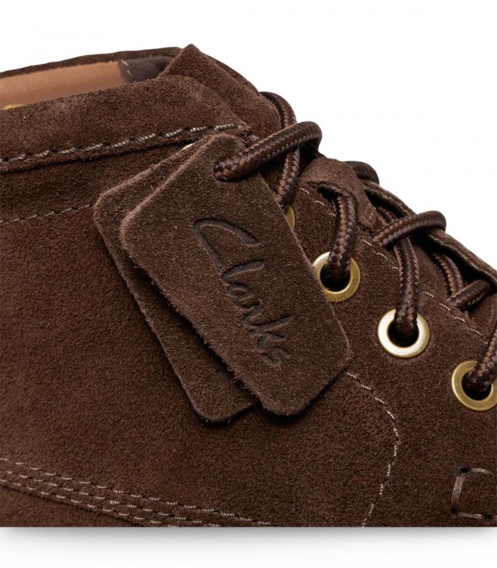 Bota Clarks Cleyhill Hi en serraje marrón con suela robusta dentada