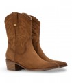 Bota campera bordada Xti 144307 con estética cowboy actual y tacón cómodo para diario.