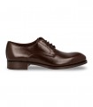 Zapato negro con pespuntes azules