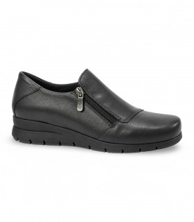 Zapato Valerias 2800 en piel negra con cremallera lateral y suela flexible
