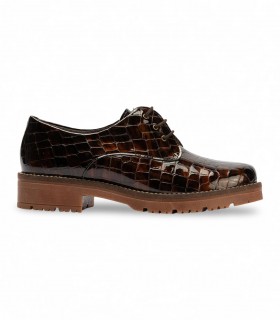 Blucher Pitillos 10771 marrón con grabado coco, cordones y suela dentada