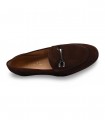 Mocasín Unisa Dalcy en ante marrón Walnut con adorno metálico y tacón bajo