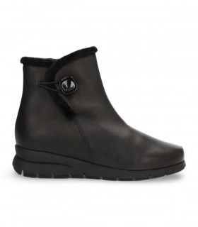 Botín de invierno Valerias 2812 en piel negra con pelo y botón lateral