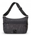Bandolera Pepe Moll 262262 negra con detalles grabados y bolsillos de cremallera