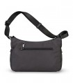 Bandolera Pepe Moll 262262 negra con detalles grabados y bolsillos de cremallera